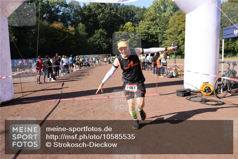 27.09.2026 - 35. Volkslauf durch das schöne Alstertal Strokosch-Dieckow http://msf.ph/oto/10585535 27.09.2026 11:46:22 Ziel 1461, 2395 meine-sportfotos.de
