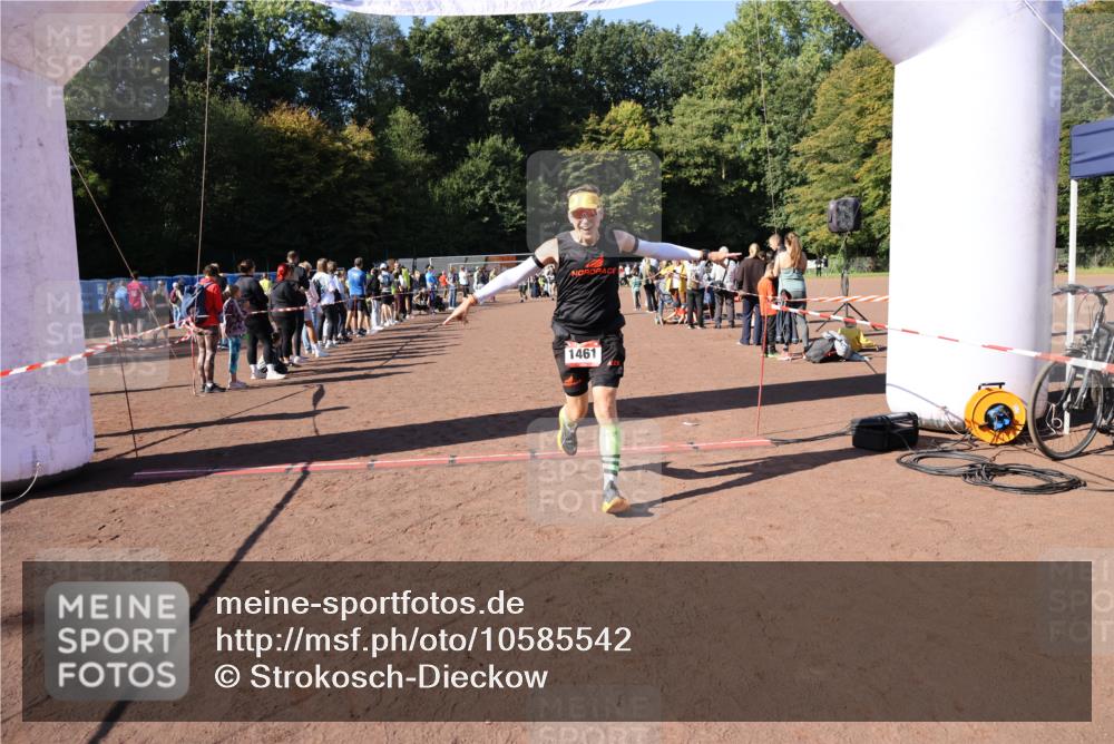 27.09.2026 - 35. Volkslauf durch das schöne Alstertal Strokosch-Dieckow http://msf.ph/oto/10585542 27.09.2026 11:46:21 Ziel 1461, 2395 meine-sportfotos.de