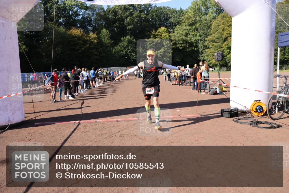 27.09.2026 - 35. Volkslauf durch das schöne Alstertal Strokosch-Dieckow http://msf.ph/oto/10585543 27.09.2026 11:46:21 Ziel 1461, 2395 meine-sportfotos.de