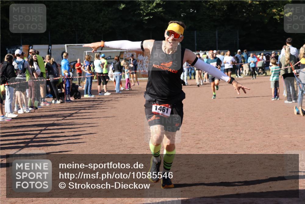 27.09.2026 - 35. Volkslauf durch das schöne Alstertal Strokosch-Dieckow http://msf.ph/oto/10585546 27.09.2026 11:46:20 Ziel 1461, 2395 meine-sportfotos.de