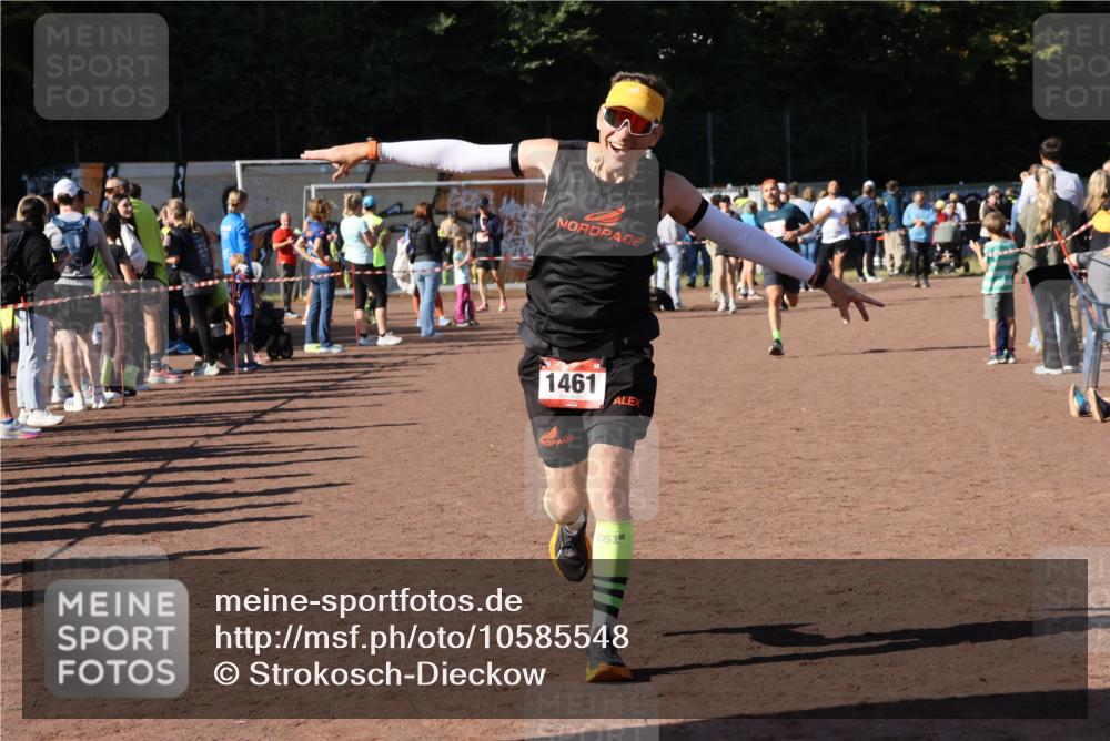 27.09.2026 - 35. Volkslauf durch das schöne Alstertal Strokosch-Dieckow http://msf.ph/oto/10585548 27.09.2026 11:46:20 Ziel 1461, 2395 meine-sportfotos.de