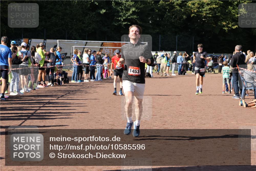 27.09.2026 - 35. Volkslauf durch das schöne Alstertal Strokosch-Dieckow http://msf.ph/oto/10585596 27.09.2026 11:45:46 Ziel 1453, 2384 meine-sportfotos.de