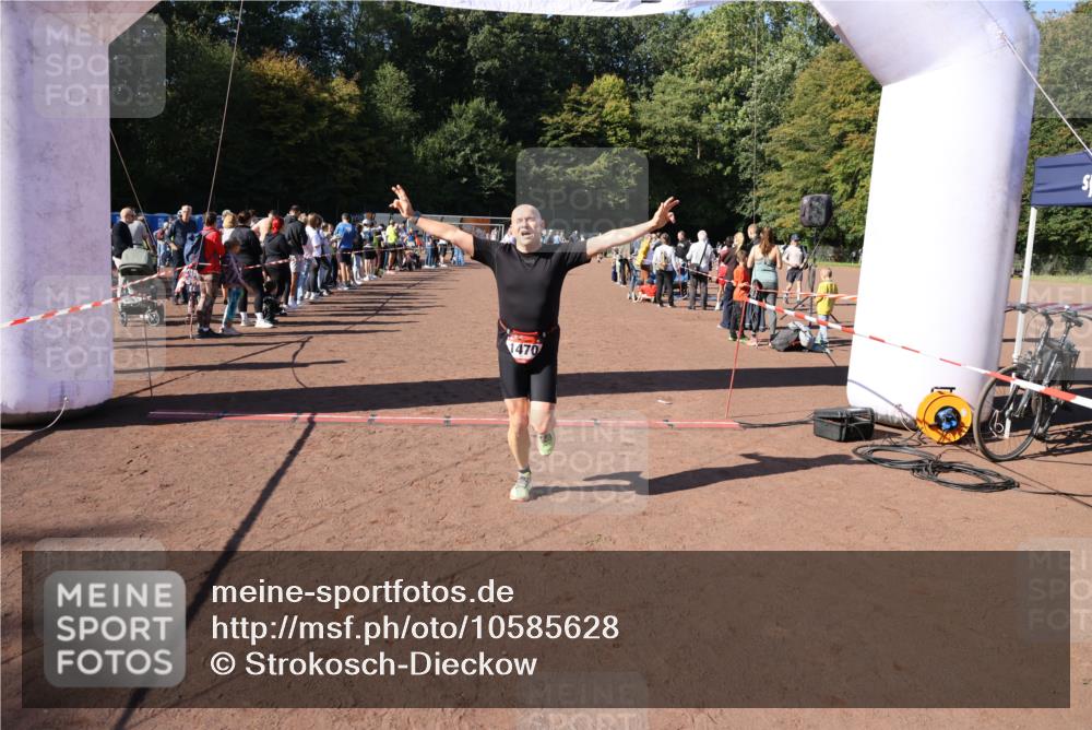 27.09.2026 - 35. Volkslauf durch das schöne Alstertal Strokosch-Dieckow http://msf.ph/oto/10585628 27.09.2026 11:45:17 Ziel 1470, 3066, 3076, 3137 meine-sportfotos.de