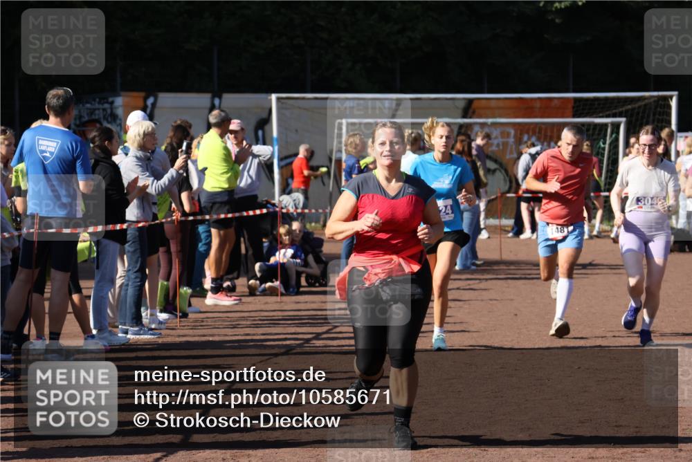 27.09.2026 - 35. Volkslauf durch das schöne Alstertal Strokosch-Dieckow http://msf.ph/oto/10585671 27.09.2026 11:45:04 Ziel 1442, 1451, 1481, 3045, 3124, 3283, 3284, 3357 meine-sportfotos.de