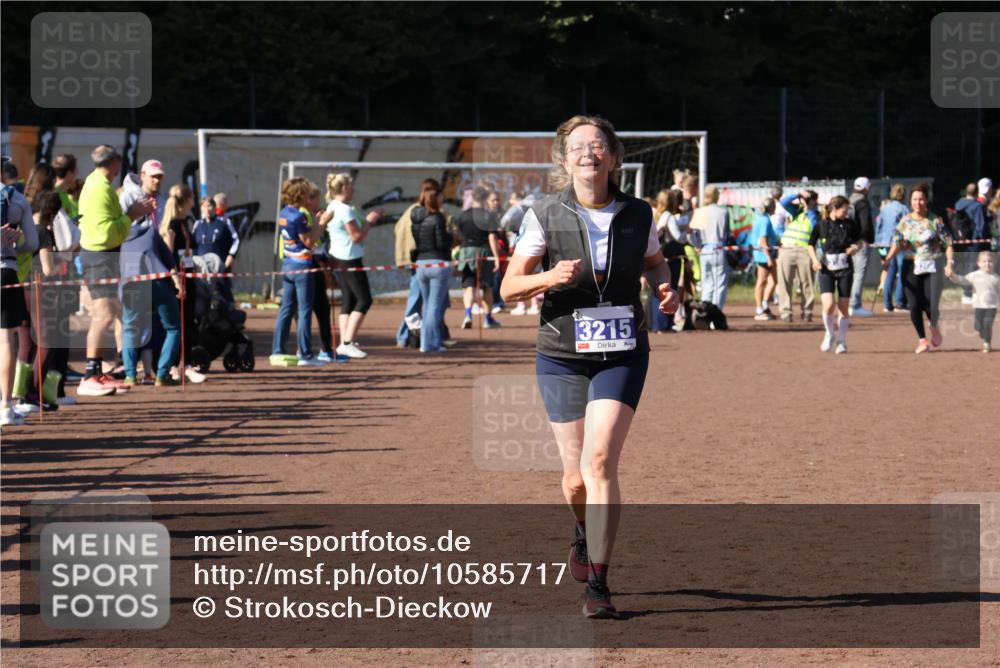 27.09.2026 - 35. Volkslauf durch das schöne Alstertal Strokosch-Dieckow http://msf.ph/oto/10585717 27.09.2026 11:44:38 Ziel 3215 meine-sportfotos.de