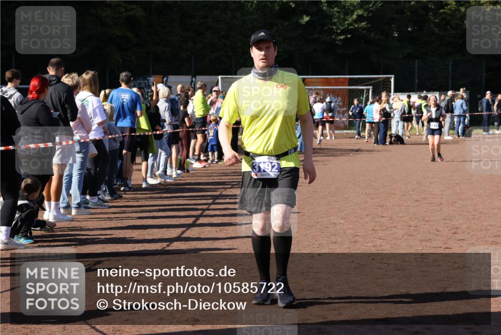 27.09.2026 - 35. Volkslauf durch das schöne Alstertal Strokosch-Dieckow http://msf.ph/oto/10585722 27.09.2026 11:44:29 Ziel 3192 meine-sportfotos.de