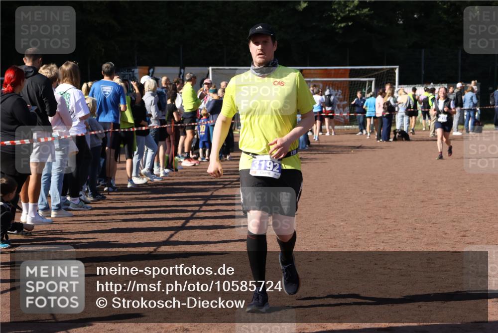 27.09.2026 - 35. Volkslauf durch das schöne Alstertal Strokosch-Dieckow http://msf.ph/oto/10585724 27.09.2026 11:44:29 Ziel 3192 meine-sportfotos.de