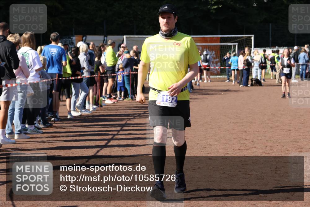 27.09.2026 - 35. Volkslauf durch das schöne Alstertal Strokosch-Dieckow http://msf.ph/oto/10585726 27.09.2026 11:44:29 Ziel 3192 meine-sportfotos.de