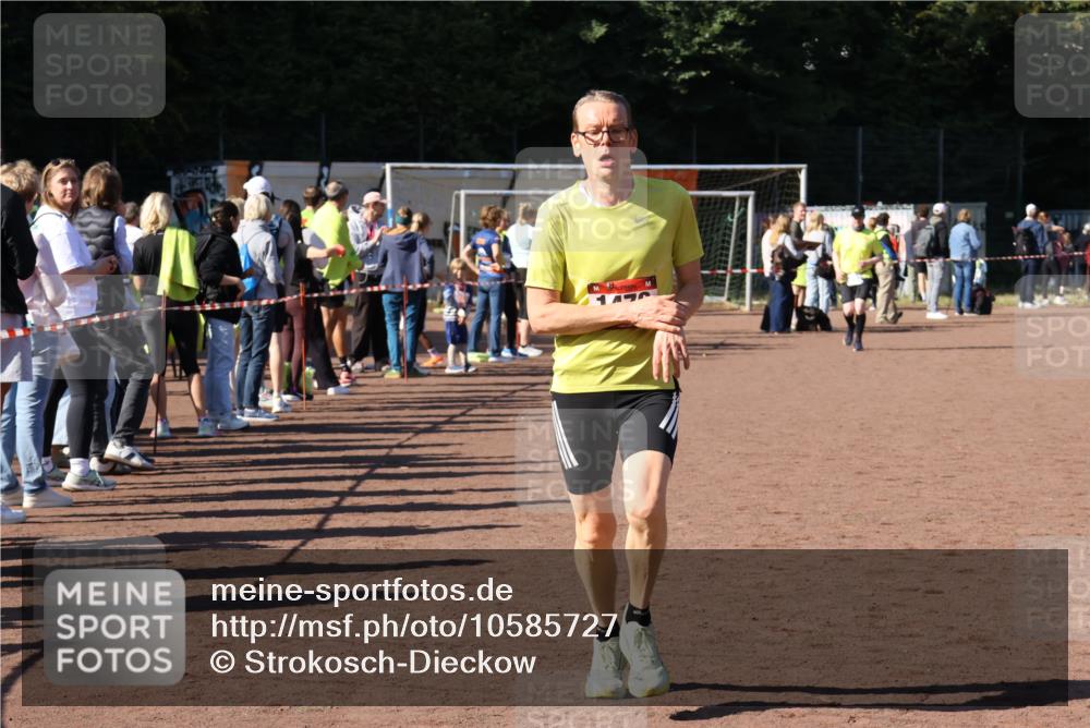 27.09.2026 - 35. Volkslauf durch das schöne Alstertal Strokosch-Dieckow http://msf.ph/oto/10585727 27.09.2026 11:44:17 Ziel 1476, 3113 meine-sportfotos.de
