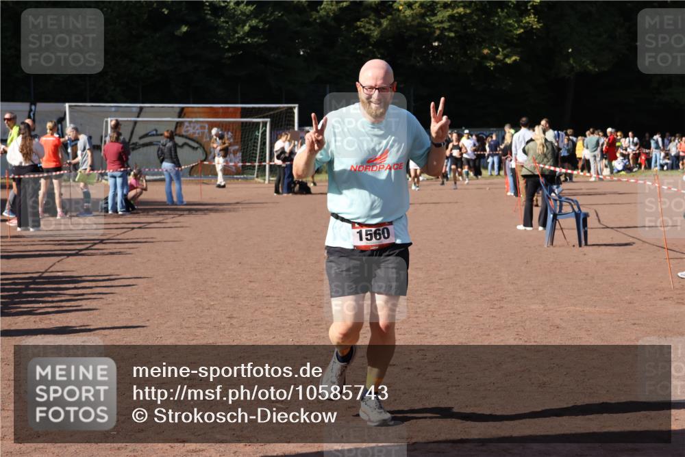 27.09.2026 - 35. Volkslauf durch das schöne Alstertal Strokosch-Dieckow http://msf.ph/oto/10585743 27.09.2026 11:56:15 Ziel 1019, 1560 meine-sportfotos.de