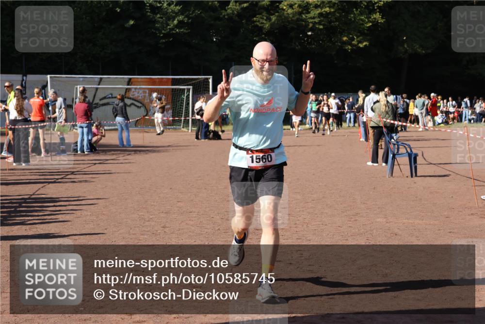 27.09.2026 - 35. Volkslauf durch das schöne Alstertal Strokosch-Dieckow http://msf.ph/oto/10585745 27.09.2026 11:56:15 Ziel 1019, 1560 meine-sportfotos.de