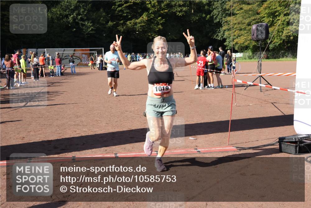 27.09.2026 - 35. Volkslauf durch das schöne Alstertal Strokosch-Dieckow http://msf.ph/oto/10585753 27.09.2026 11:56:13 Ziel 1019, 1560 meine-sportfotos.de
