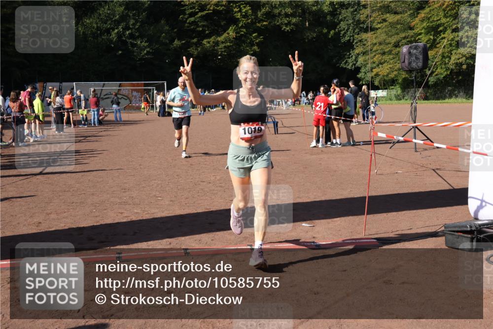 27.09.2026 - 35. Volkslauf durch das schöne Alstertal Strokosch-Dieckow http://msf.ph/oto/10585755 27.09.2026 11:56:13 Ziel 1019, 1560 meine-sportfotos.de