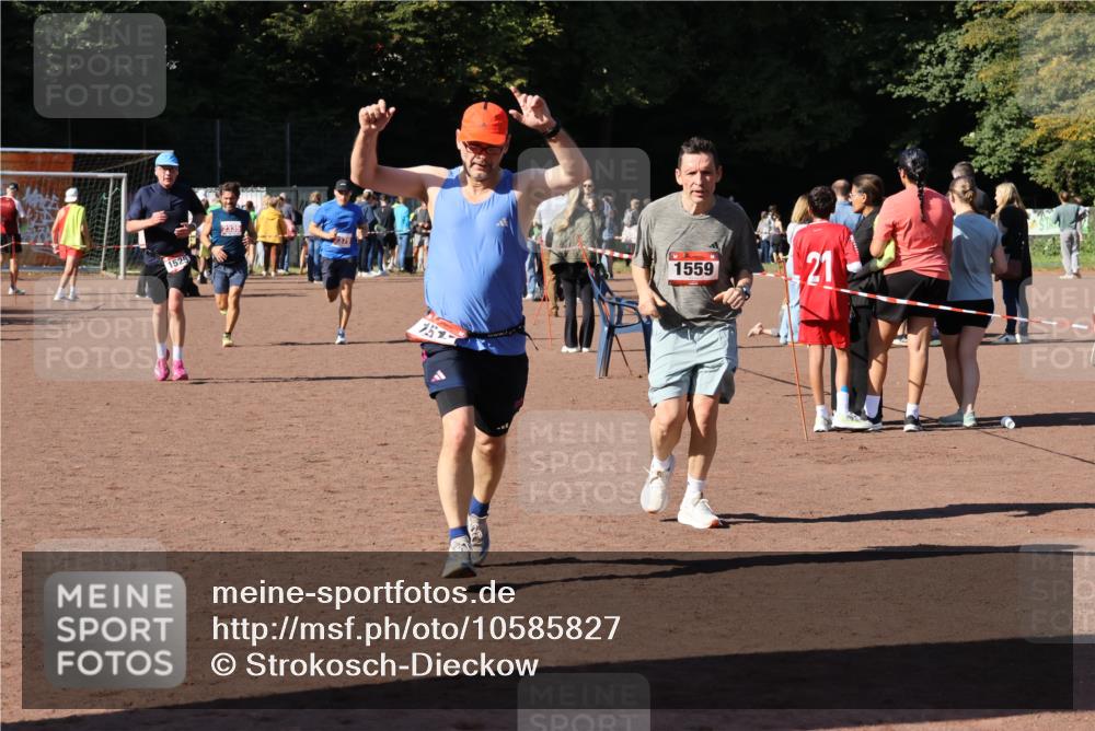 27.09.2026 - 35. Volkslauf durch das schöne Alstertal Strokosch-Dieckow http://msf.ph/oto/10585827 27.09.2026 11:55:45 Ziel 1513, 1517, 1525, 1533, 1559, 2335, 2379 meine-sportfotos.de