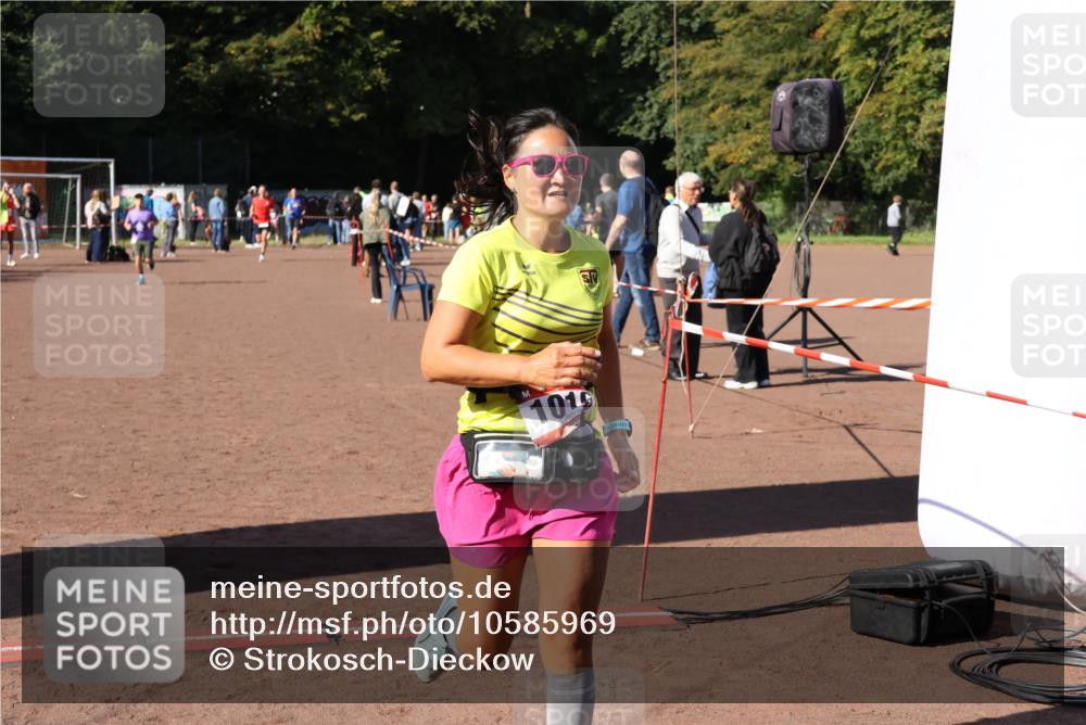27.09.2026 - 35. Volkslauf durch das schöne Alstertal Strokosch-Dieckow http://msf.ph/oto/10585969 27.09.2026 11:54:29 Ziel 1016, 1571 meine-sportfotos.de