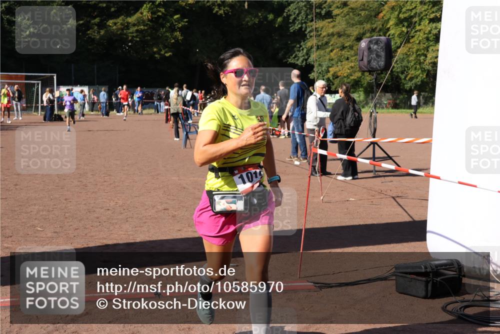 27.09.2026 - 35. Volkslauf durch das schöne Alstertal Strokosch-Dieckow http://msf.ph/oto/10585970 27.09.2026 11:54:29 Ziel 1016, 1571 meine-sportfotos.de