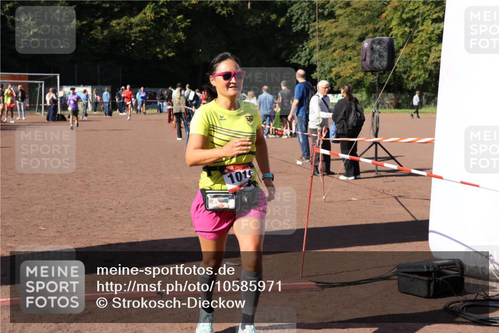 27.09.2026 - 35. Volkslauf durch das schöne Alstertal Strokosch-Dieckow http://msf.ph/oto/10585971 27.09.2026 11:54:28 Ziel 1016 meine-sportfotos.de