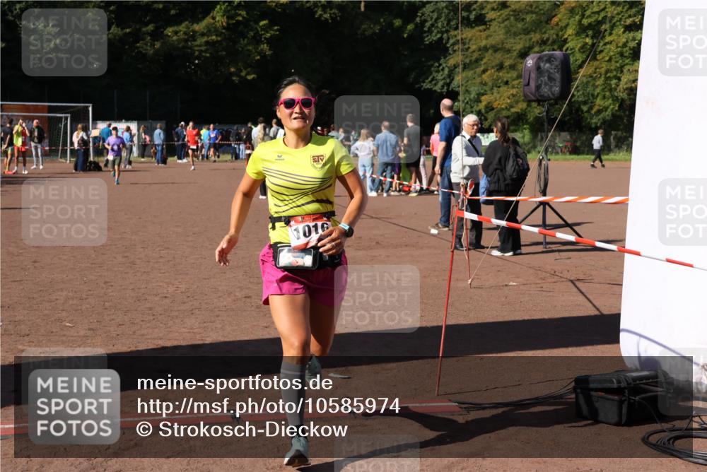 27.09.2026 - 35. Volkslauf durch das schöne Alstertal Strokosch-Dieckow http://msf.ph/oto/10585974 27.09.2026 11:54:28 Ziel 1016 meine-sportfotos.de