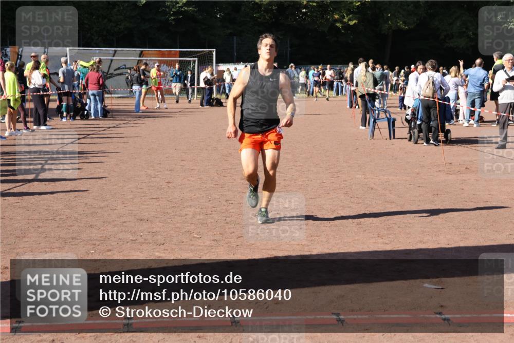 27.09.2026 - 35. Volkslauf durch das schöne Alstertal Strokosch-Dieckow http://msf.ph/oto/10586040 27.09.2026 11:54:04 Ziel 2485 meine-sportfotos.de