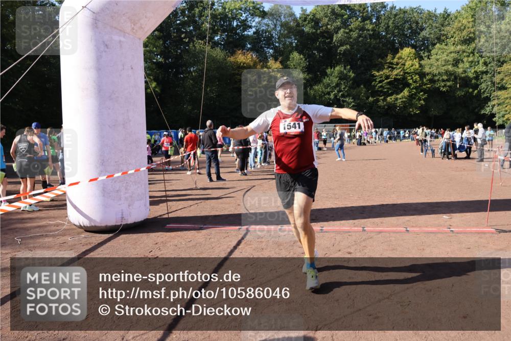 27.09.2026 - 35. Volkslauf durch das schöne Alstertal Strokosch-Dieckow http://msf.ph/oto/10586046 27.09.2026 11:53:52 Ziel 1541 meine-sportfotos.de