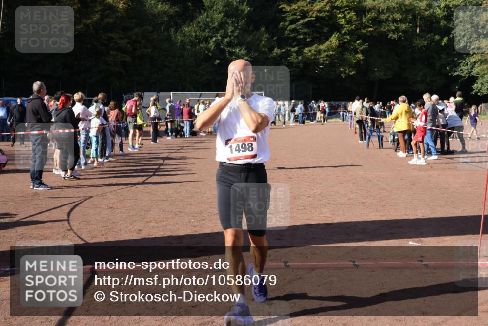 27.09.2026 - 35. Volkslauf durch das schöne Alstertal Strokosch-Dieckow http://msf.ph/oto/10586079 27.09.2026 11:53:36 Ziel 1012, 1498 meine-sportfotos.de