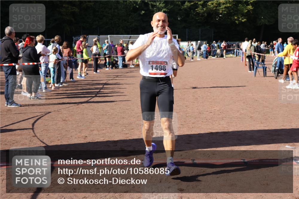 27.09.2026 - 35. Volkslauf durch das schöne Alstertal Strokosch-Dieckow http://msf.ph/oto/10586085 27.09.2026 11:53:35 Ziel 1012, 1498 meine-sportfotos.de