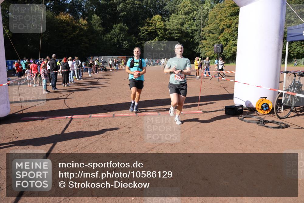 27.09.2026 - 35. Volkslauf durch das schöne Alstertal Strokosch-Dieckow http://msf.ph/oto/10586129 27.09.2026 11:53:02 Ziel 1474, 1552, 2470, 2972 meine-sportfotos.de