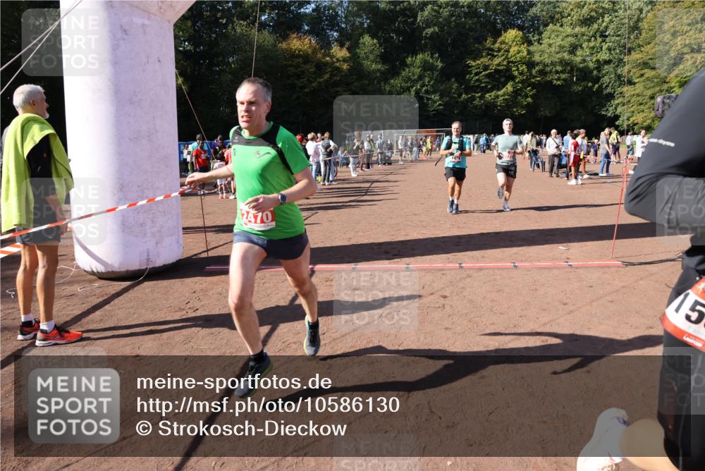 27.09.2026 - 35. Volkslauf durch das schöne Alstertal Strokosch-Dieckow http://msf.ph/oto/10586130 27.09.2026 11:53:00 Ziel 1474, 1552, 2470, 2972 meine-sportfotos.de