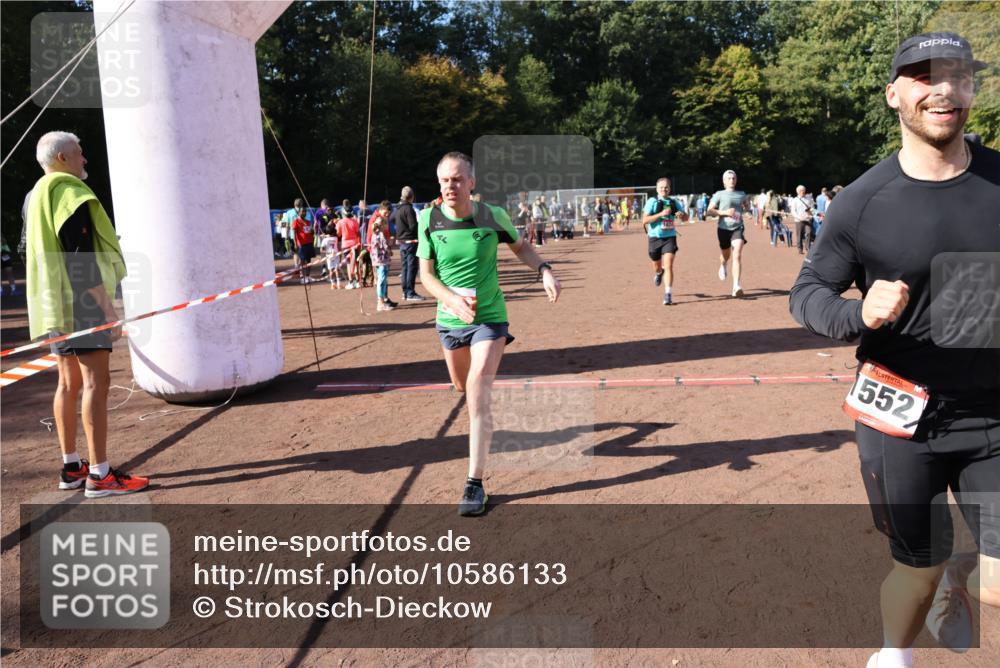 27.09.2026 - 35. Volkslauf durch das schöne Alstertal Strokosch-Dieckow http://msf.ph/oto/10586133 27.09.2026 11:53:00 Ziel 1474, 1552, 2470, 2972 meine-sportfotos.de