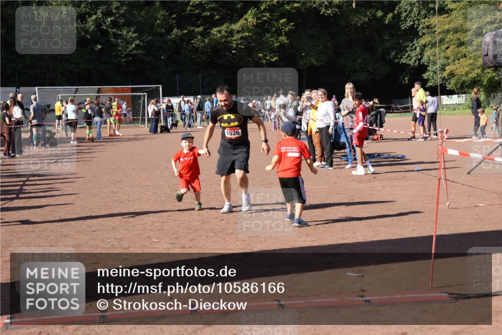 27.09.2026 - 35. Volkslauf durch das schöne Alstertal Strokosch-Dieckow http://msf.ph/oto/10586166 27.09.2026 11:52:48 Ziel 1526, 3154 meine-sportfotos.de