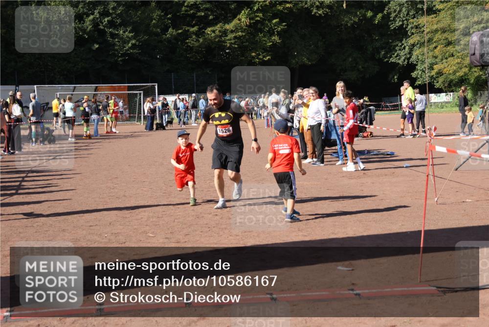 27.09.2026 - 35. Volkslauf durch das schöne Alstertal Strokosch-Dieckow http://msf.ph/oto/10586167 27.09.2026 11:52:48 Ziel 1526, 3154 meine-sportfotos.de