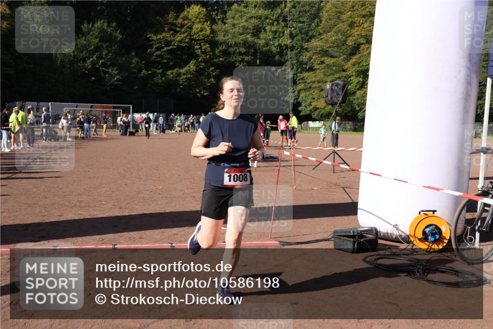 27.09.2026 - 35. Volkslauf durch das schöne Alstertal Strokosch-Dieckow http://msf.ph/oto/10586198 27.09.2026 11:52:28 Ziel 1008 meine-sportfotos.de