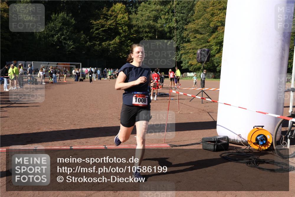 27.09.2026 - 35. Volkslauf durch das schöne Alstertal Strokosch-Dieckow http://msf.ph/oto/10586199 27.09.2026 11:52:28 Ziel 1008 meine-sportfotos.de