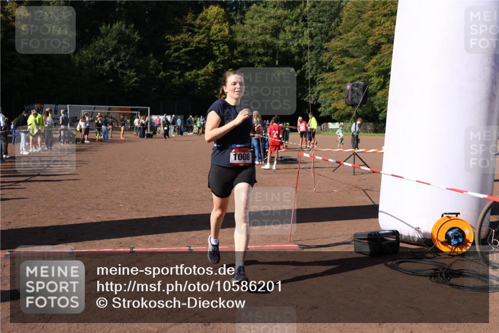 27.09.2026 - 35. Volkslauf durch das schöne Alstertal Strokosch-Dieckow http://msf.ph/oto/10586201 27.09.2026 11:52:28 Ziel 1008 meine-sportfotos.de