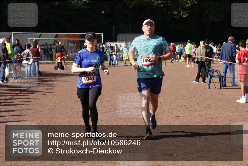 27.09.2026 - 35. Volkslauf durch das schöne Alstertal Strokosch-Dieckow http://msf.ph/oto/10586246 27.09.2026 12:12:15 Ziel 1041, 1495 meine-sportfotos.de