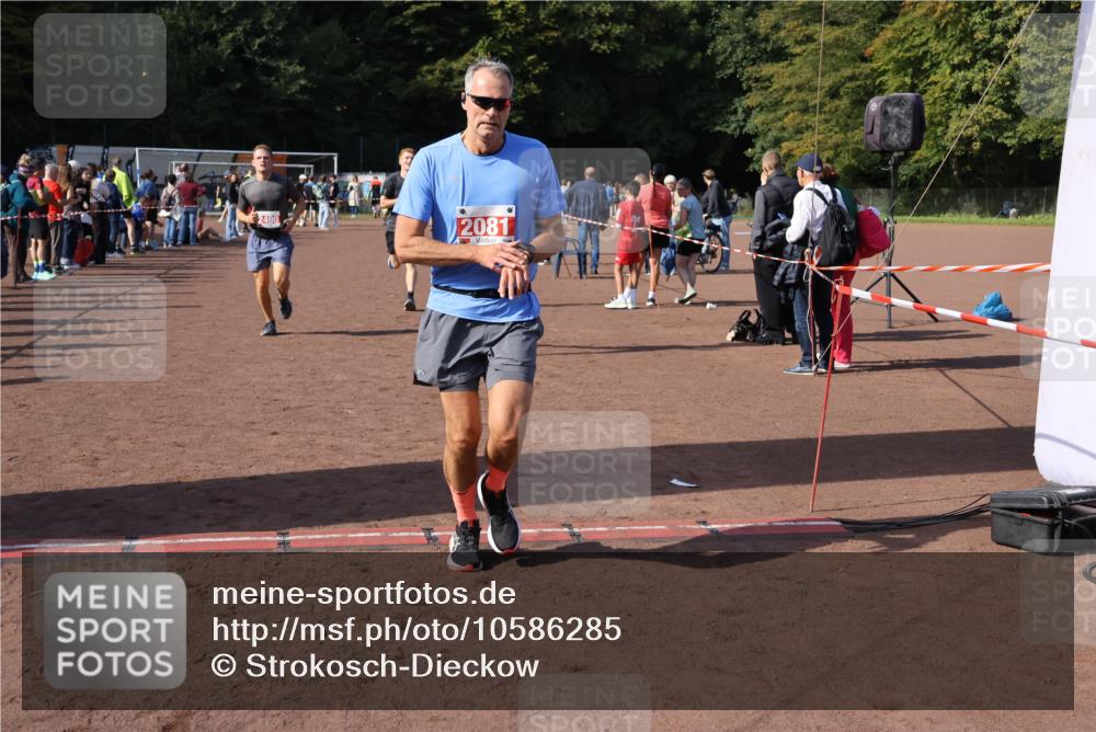 27.09.2026 - 35. Volkslauf durch das schöne Alstertal Strokosch-Dieckow http://msf.ph/oto/10586285 27.09.2026 12:11:37 Ziel 1597, 2081, 2145, 2251, 2490 meine-sportfotos.de