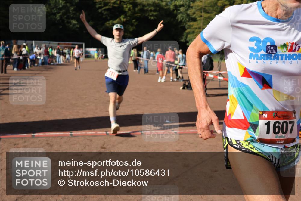 27.09.2026 - 35. Volkslauf durch das schöne Alstertal Strokosch-Dieckow http://msf.ph/oto/10586431 27.09.2026 12:10:22 Ziel 1077, 1568, 1607, 1754, 2418, 2420 meine-sportfotos.de