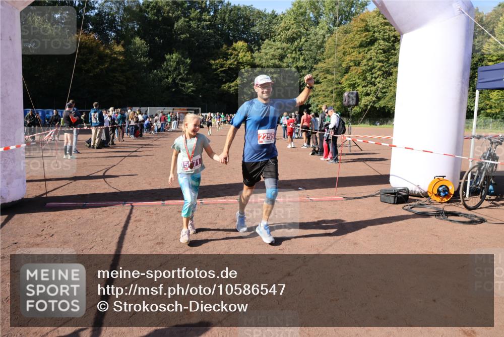 27.09.2026 - 35. Volkslauf durch das schöne Alstertal Strokosch-Dieckow http://msf.ph/oto/10586547 27.09.2026 12:09:34 Ziel 2255, 2294, 2417 meine-sportfotos.de