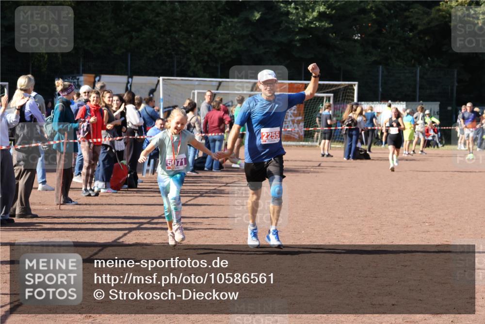 27.09.2026 - 35. Volkslauf durch das schöne Alstertal Strokosch-Dieckow http://msf.ph/oto/10586561 27.09.2026 12:09:31 Ziel 2255 meine-sportfotos.de