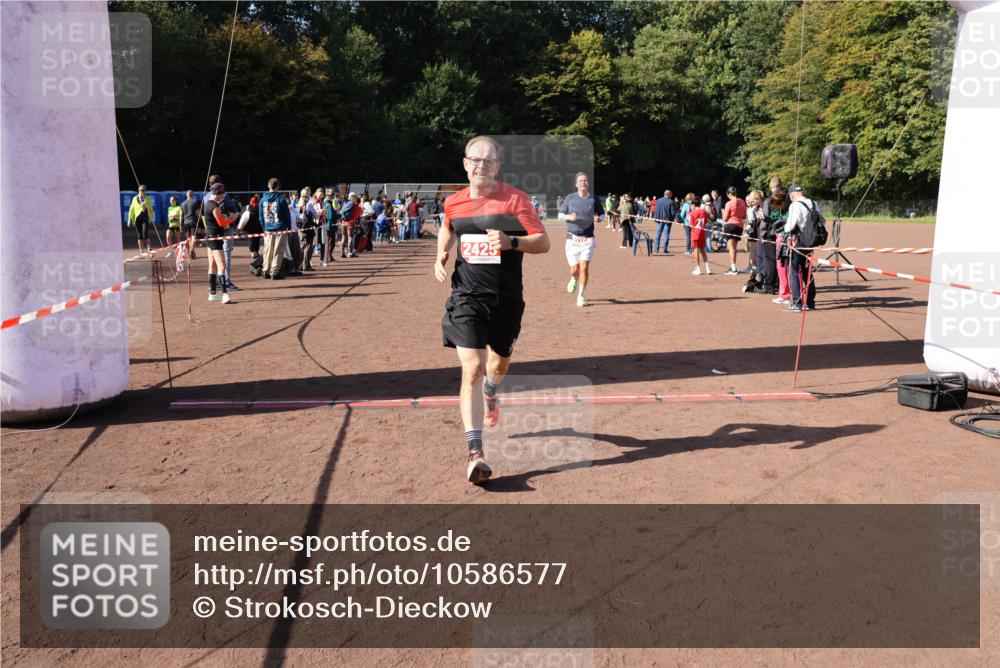 27.09.2026 - 35. Volkslauf durch das schöne Alstertal Strokosch-Dieckow http://msf.ph/oto/10586577 27.09.2026 12:09:21 Ziel 2317, 2425 meine-sportfotos.de