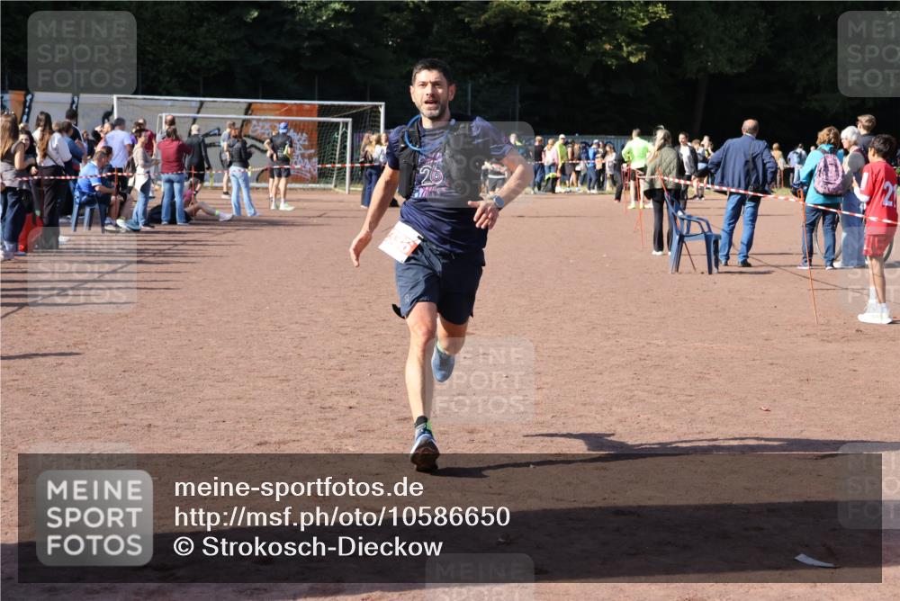 27.09.2026 - 35. Volkslauf durch das schöne Alstertal Strokosch-Dieckow http://msf.ph/oto/10586650 27.09.2026 12:08:14 Ziel 2336 meine-sportfotos.de