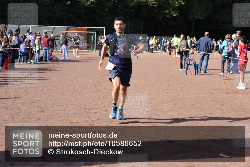 27.09.2026 - 35. Volkslauf durch das schöne Alstertal Strokosch-Dieckow http://msf.ph/oto/10586652 27.09.2026 12:08:14 Ziel 2336 meine-sportfotos.de