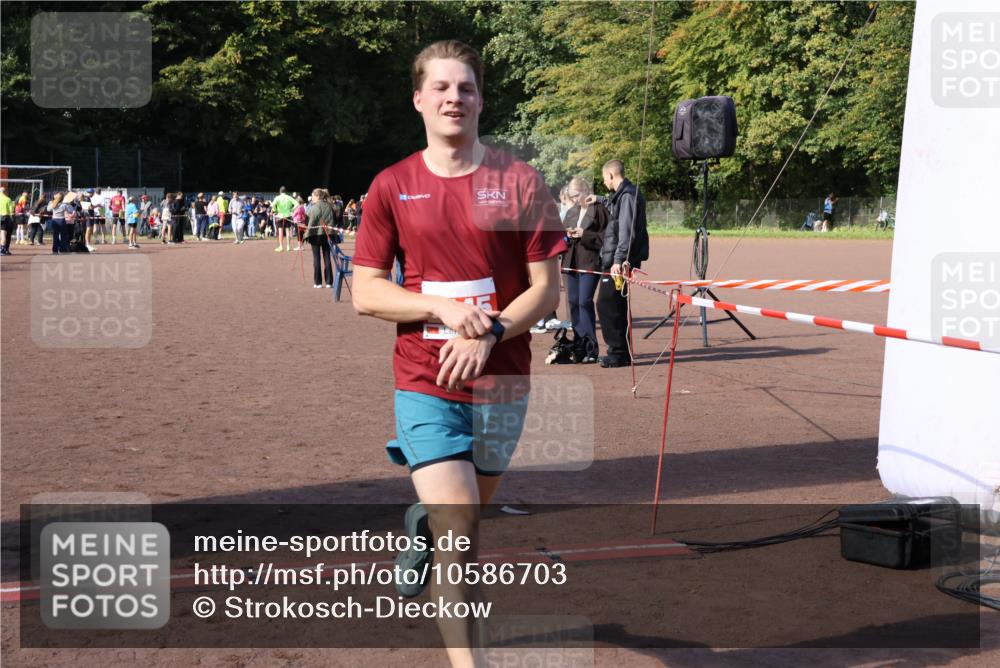 27.09.2026 - 35. Volkslauf durch das schöne Alstertal Strokosch-Dieckow http://msf.ph/oto/10586703 27.09.2026 12:07:39 Ziel 2445 meine-sportfotos.de