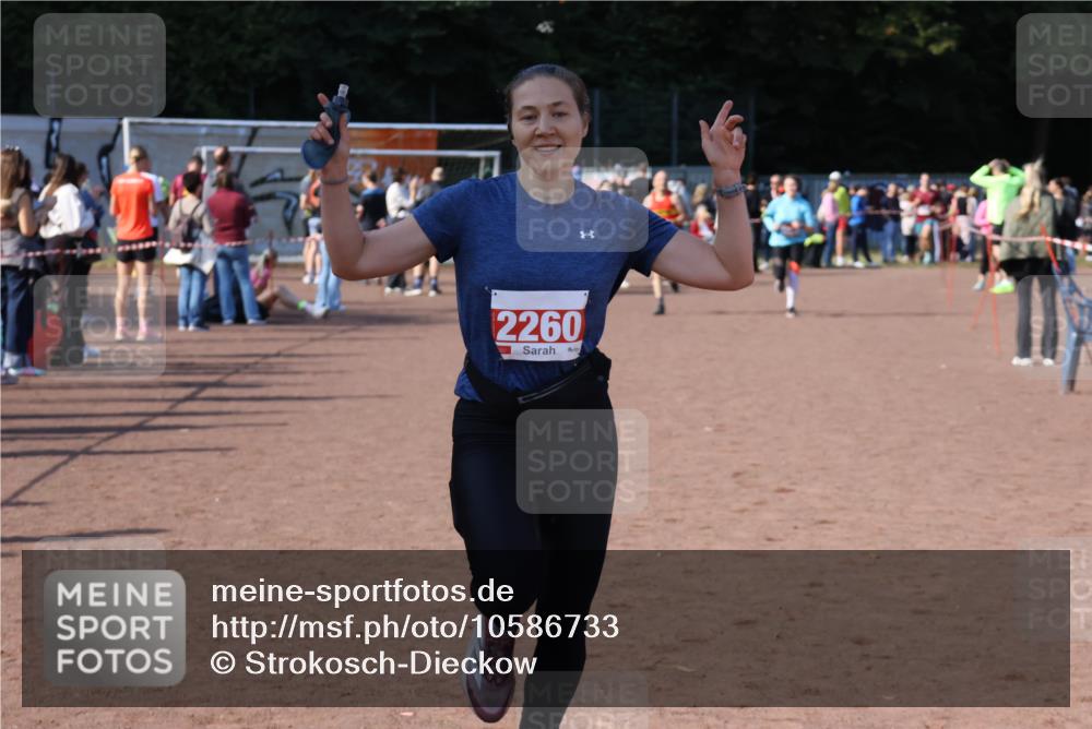 27.09.2026 - 35. Volkslauf durch das schöne Alstertal Strokosch-Dieckow http://msf.ph/oto/10586733 27.09.2026 12:07:24 Ziel 1042, 2260 meine-sportfotos.de
