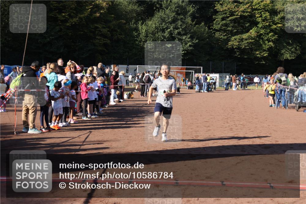 27.09.2026 - 35. Volkslauf durch das schöne Alstertal Strokosch-Dieckow http://msf.ph/oto/10586784 27.09.2026 11:00:07 Ziel 4244 meine-sportfotos.de