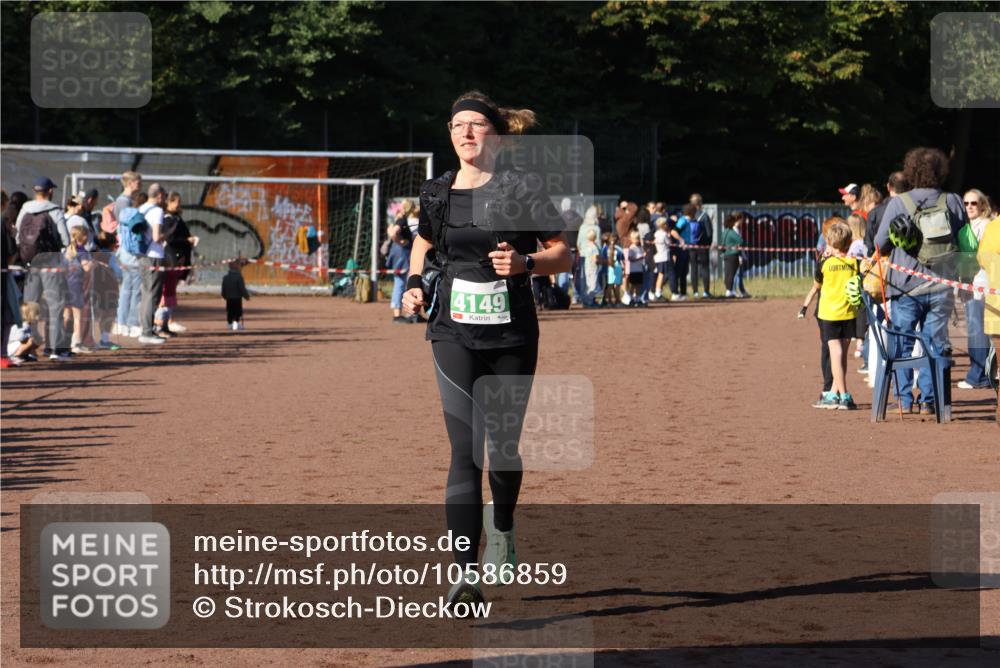 27.09.2026 - 35. Volkslauf durch das schöne Alstertal Strokosch-Dieckow http://msf.ph/oto/10586859 27.09.2026 10:58:58 Ziel 4149 meine-sportfotos.de