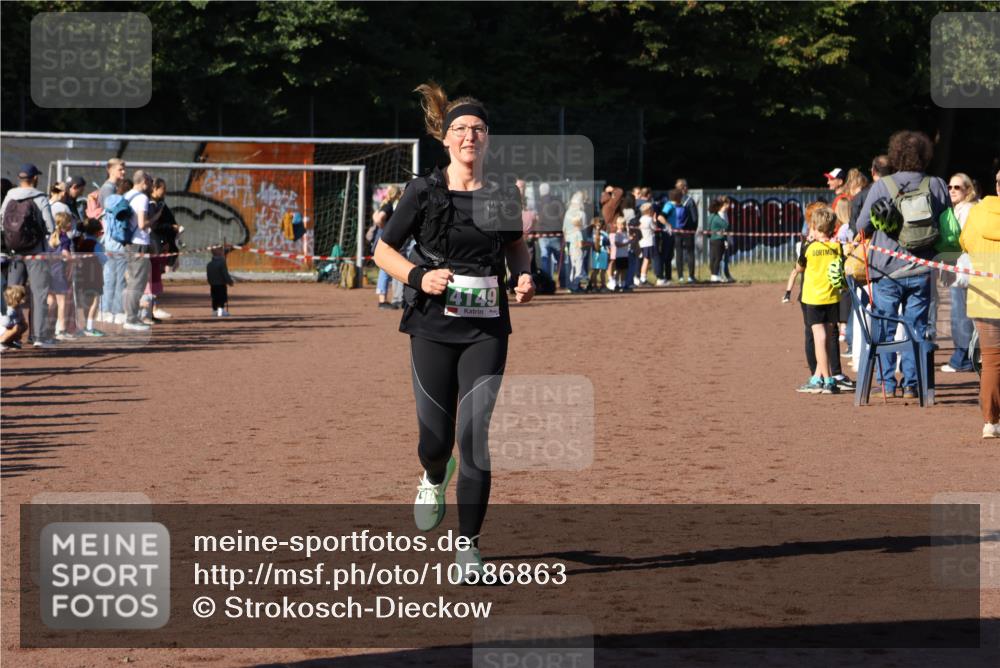 27.09.2026 - 35. Volkslauf durch das schöne Alstertal Strokosch-Dieckow http://msf.ph/oto/10586863 27.09.2026 10:58:58 Ziel 4149 meine-sportfotos.de