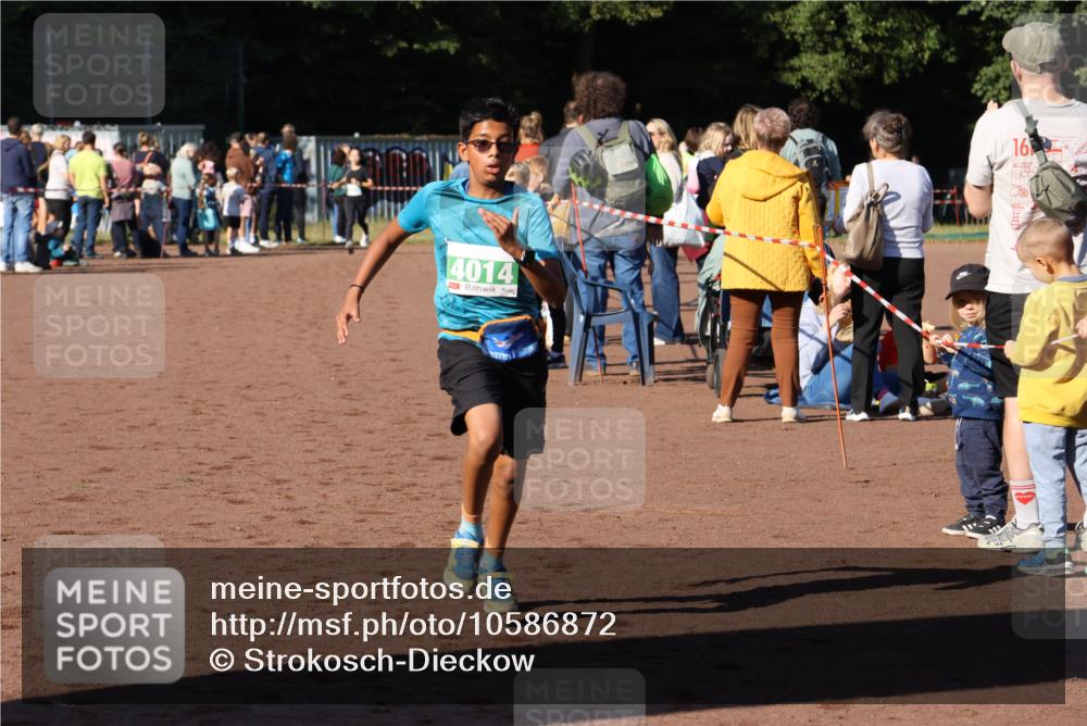 27.09.2026 - 35. Volkslauf durch das schöne Alstertal Strokosch-Dieckow http://msf.ph/oto/10586872 27.09.2026 10:58:37 Ziel 4014, 4245 meine-sportfotos.de