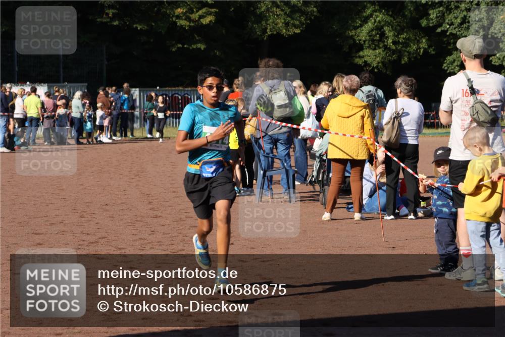 27.09.2026 - 35. Volkslauf durch das schöne Alstertal Strokosch-Dieckow http://msf.ph/oto/10586875 27.09.2026 10:58:37 Ziel 4014, 4245 meine-sportfotos.de