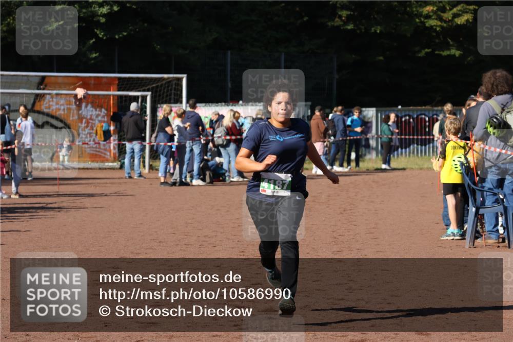 27.09.2026 - 35. Volkslauf durch das schöne Alstertal Strokosch-Dieckow http://msf.ph/oto/10586990 27.09.2026 10:56:41 Ziel 4187 meine-sportfotos.de